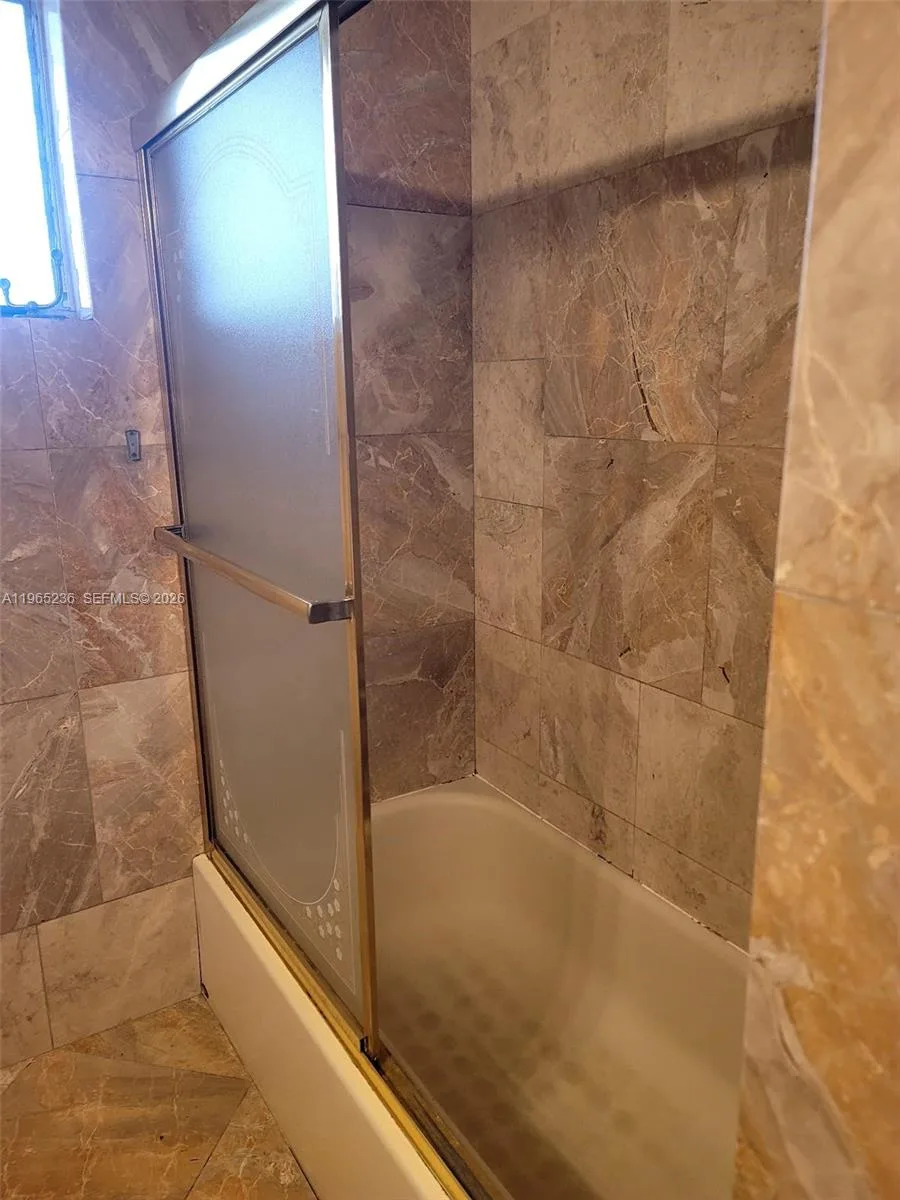 1690 NE 191st St # 315-1, Miami, FL 33179 photo 11