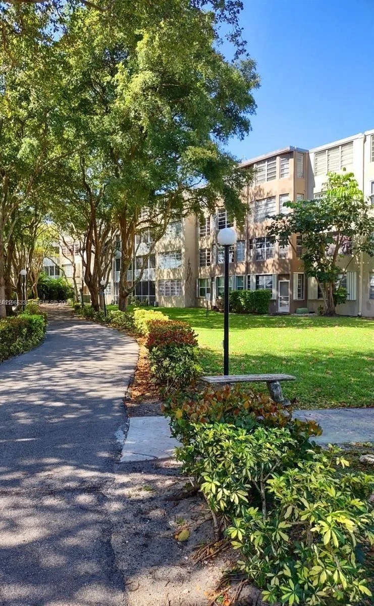 1690 NE 191st St # 315-1, Miami, FL 33179 photo 13