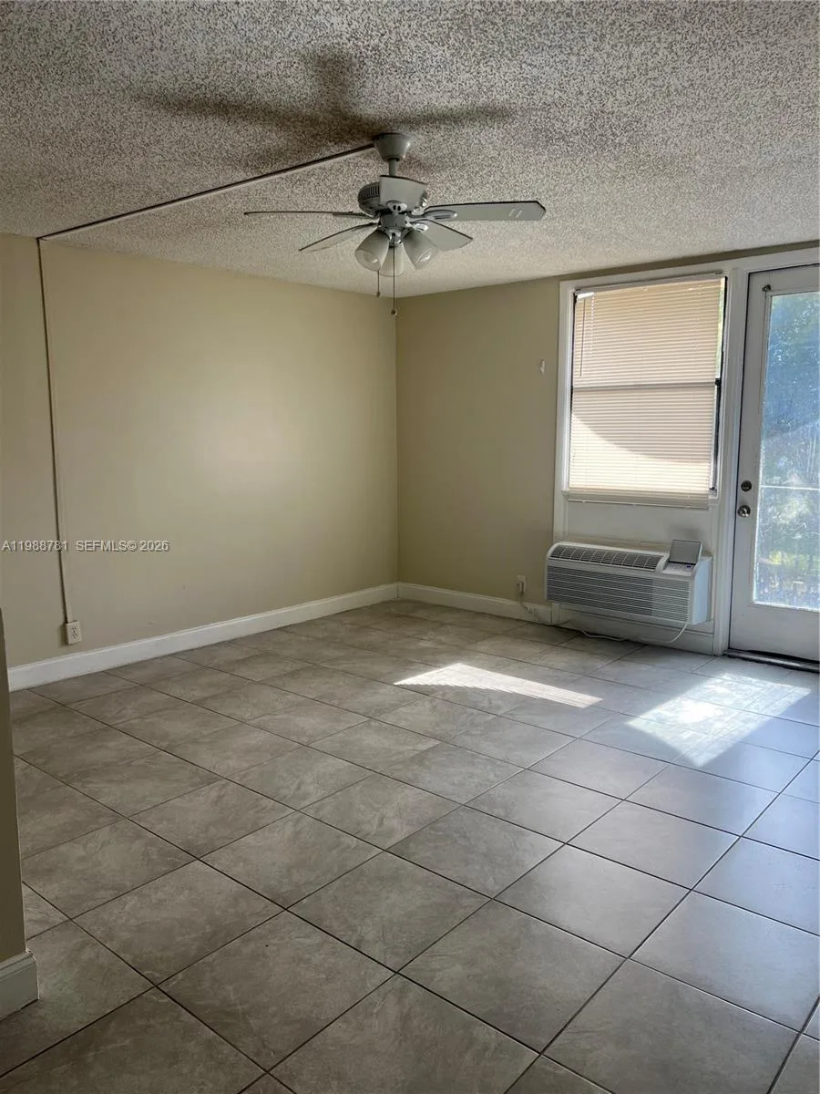 2701 Riverside Dr # 308-B, Coral Springs, FL 33065