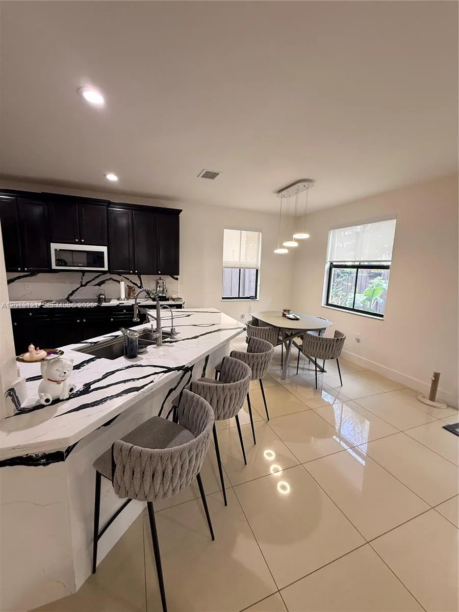 8640 NW 101st Pl, Doral, FL 33178 photo 10