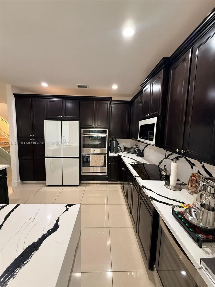 8640 NW 101st Pl, Doral, FL 33178 photo 12