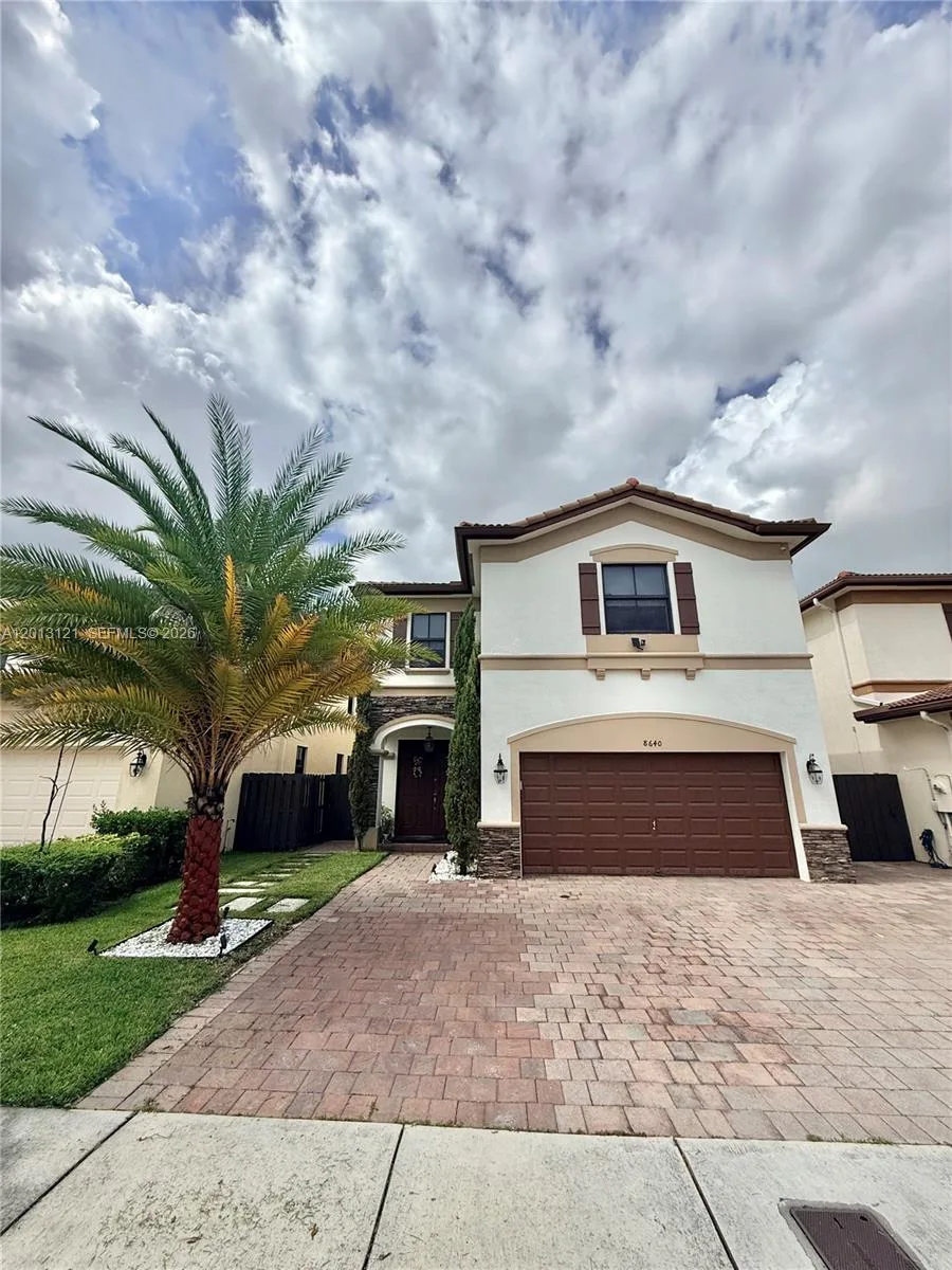 8640 NW 101st Pl, Doral, FL 33178 photo 2