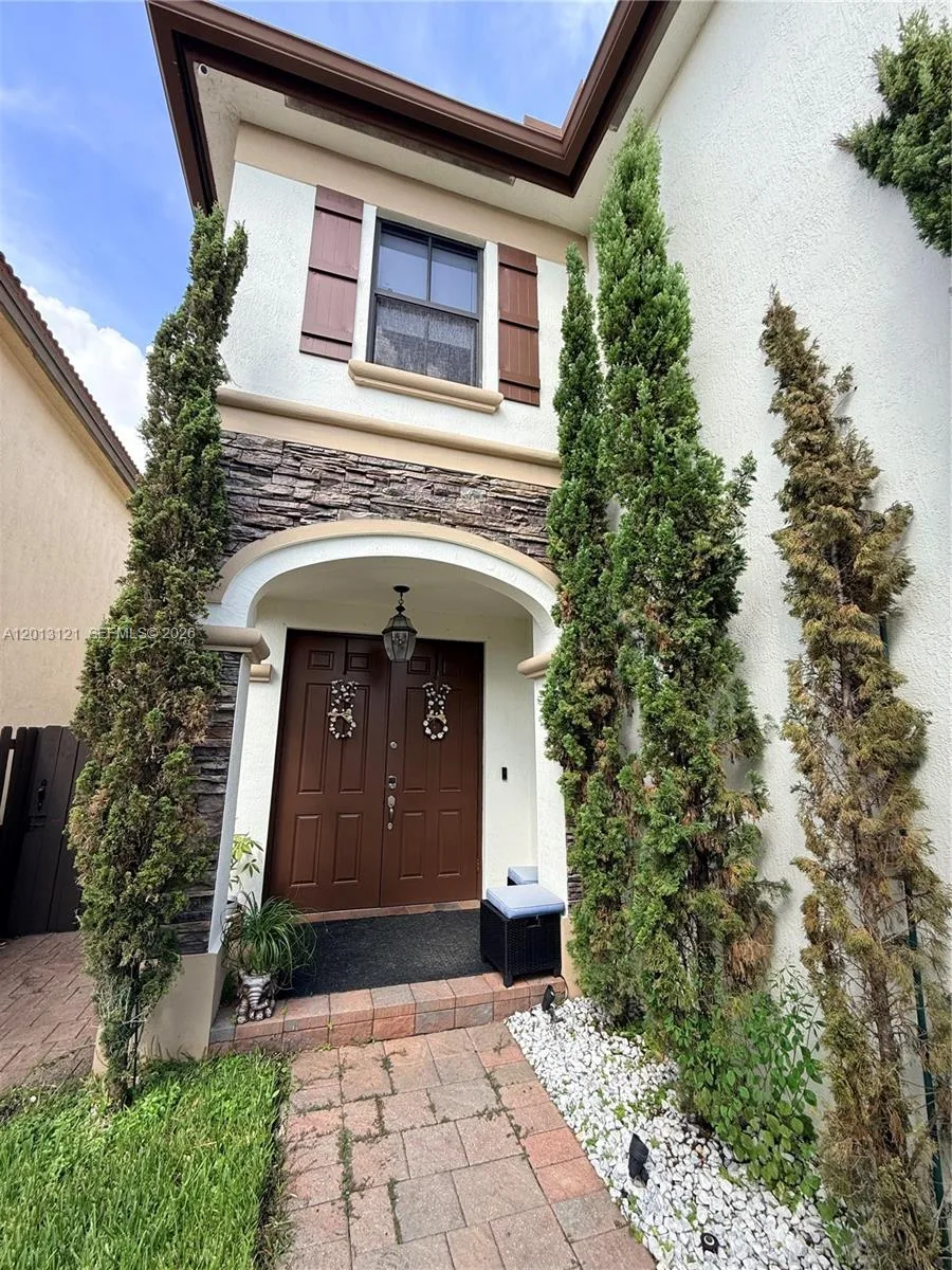8640 NW 101st Pl, Doral, FL 33178 photo 3