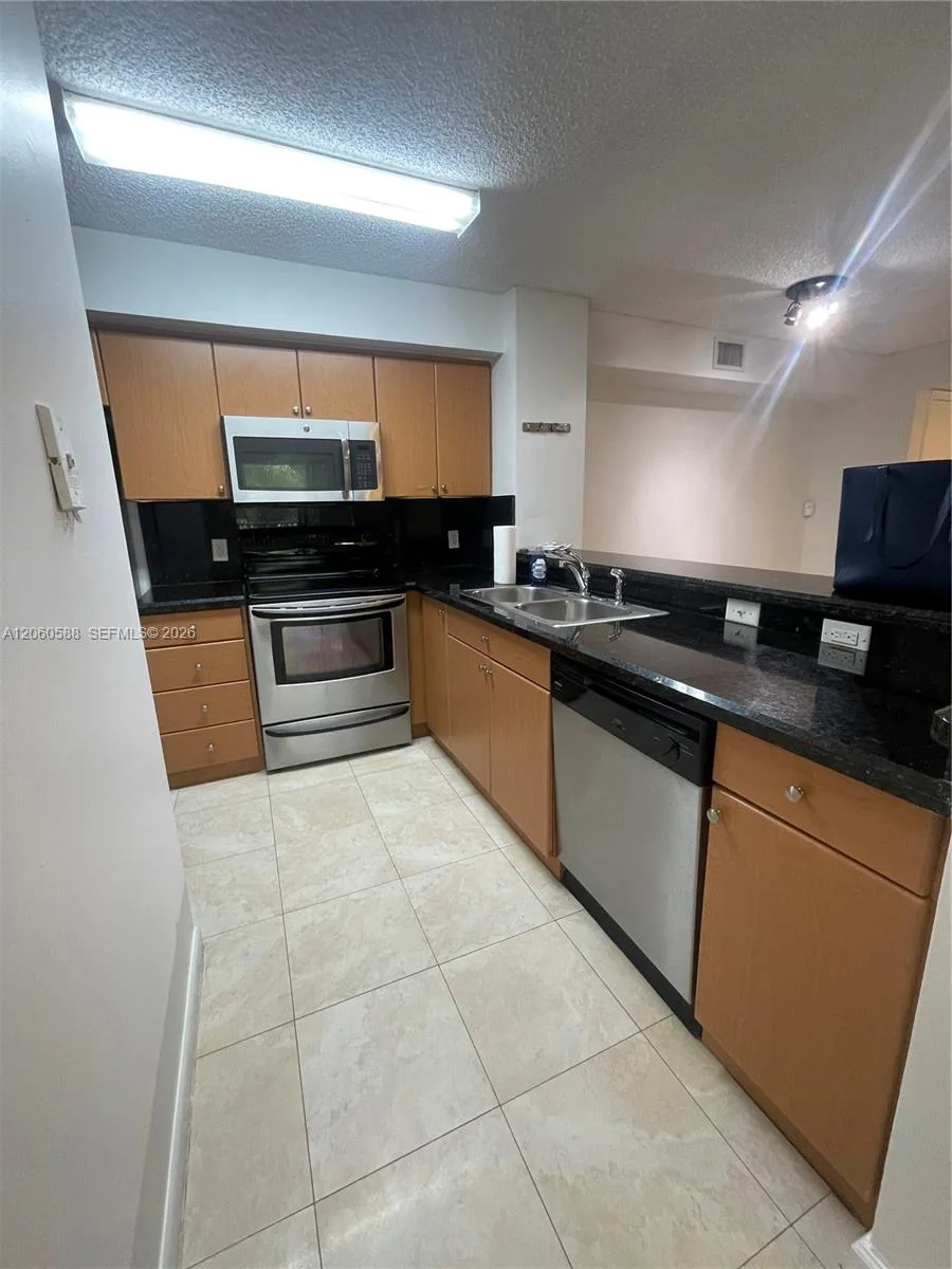530 S Park Rd # 28-11, Hollywood, FL 33021 photo 10