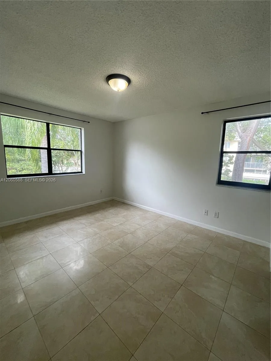 530 S Park Rd # 28-11, Hollywood, FL 33021 photo 13