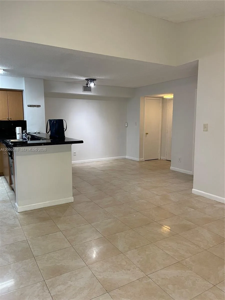 530 S Park Rd # 28-11, Hollywood, FL 33021 photo 6