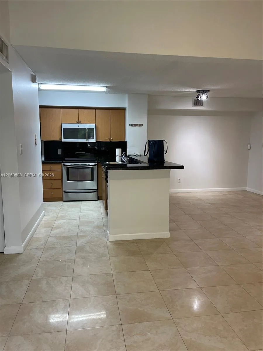 530 S Park Rd # 28-11, Hollywood, FL 33021 photo 7