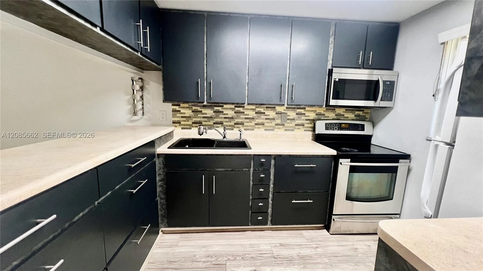 7610 Stirling Rd # 103B, Davie, FL 33024