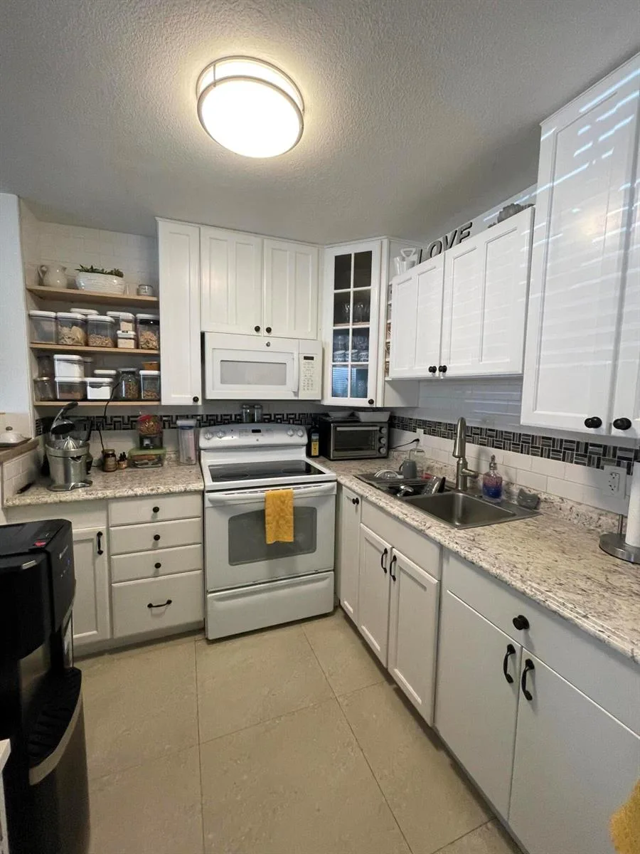 163 LYNDHURST L # 163, Deerfield Beach, FL 33442