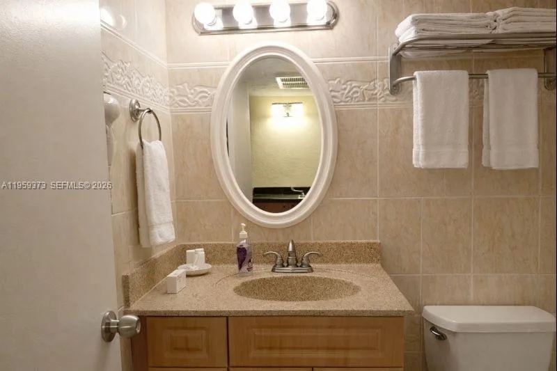 19201 Collins Ave # 707, Sunny Isles Beach, FL 33160 photo 4
