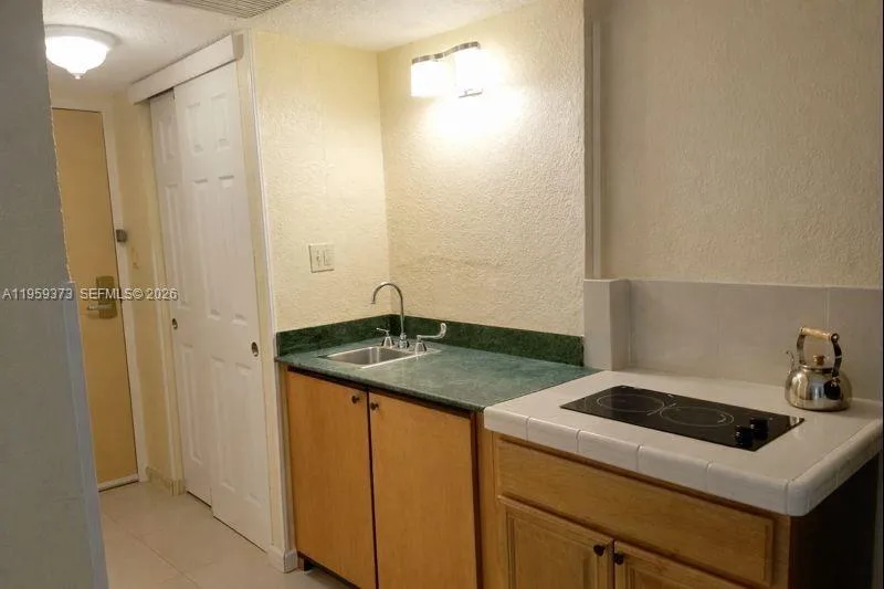 19201 Collins Ave # 707, Sunny Isles Beach, FL 33160 photo 5