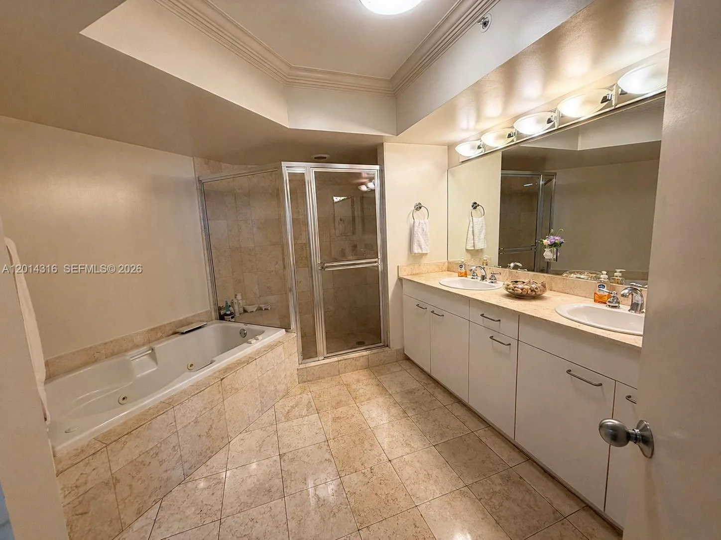 21055 Yacht Club Dr # 2403, Aventura, FL 33180 photo 13