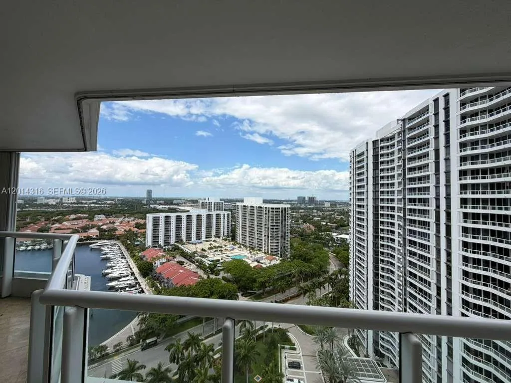 21055 Yacht Club Dr # 2403, Aventura, FL 33180 photo 2