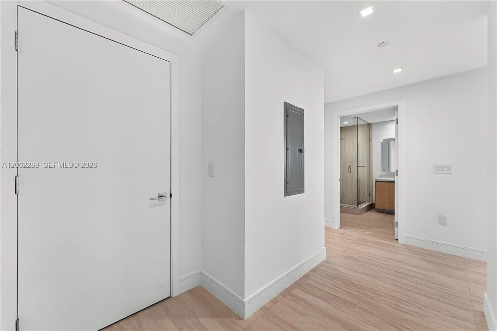 2411 Laguna Circle # 2011, North Miami, FL 33181 photo 11