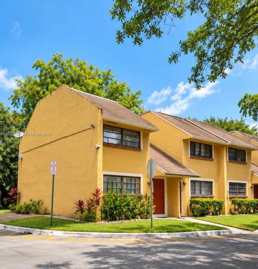 3158 N Pine Island Rd # 907, Sunrise, FL 33351