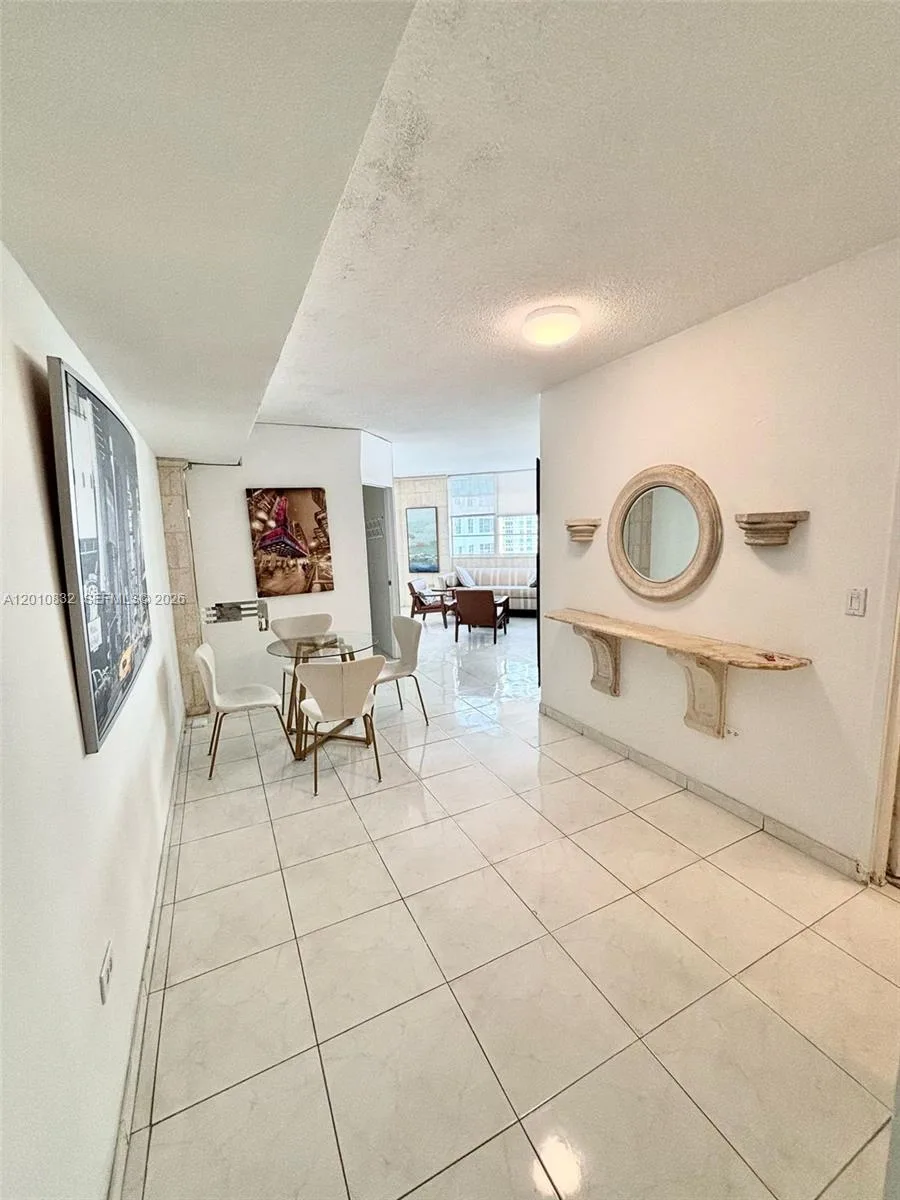 905 Brickell Bay Dr # 1824, Miami, FL 33131