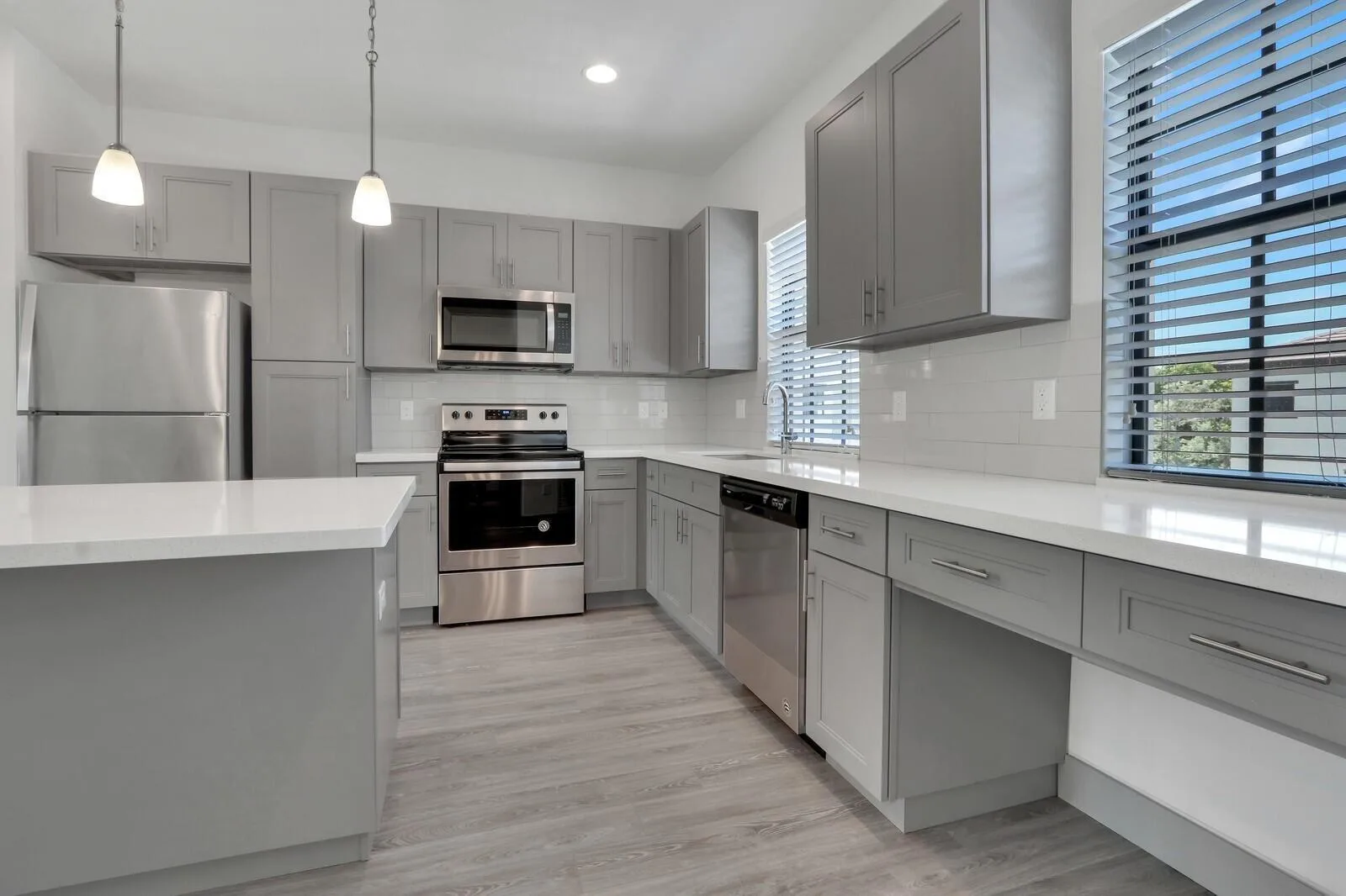 540 NE 14TH Court # 102, Fort Lauderdale, FL 33304
