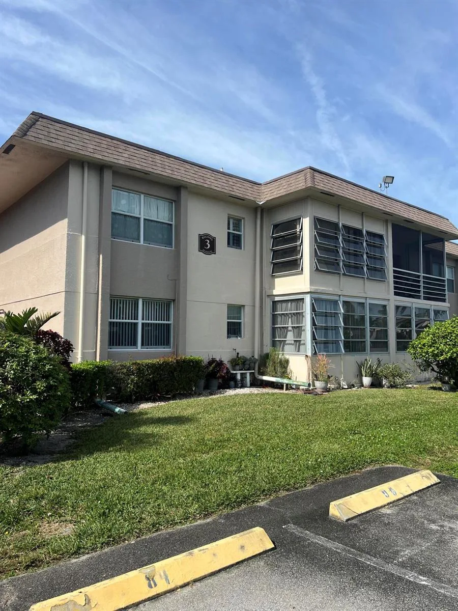 504 Davis Road # 95, Palm Springs, FL 33461