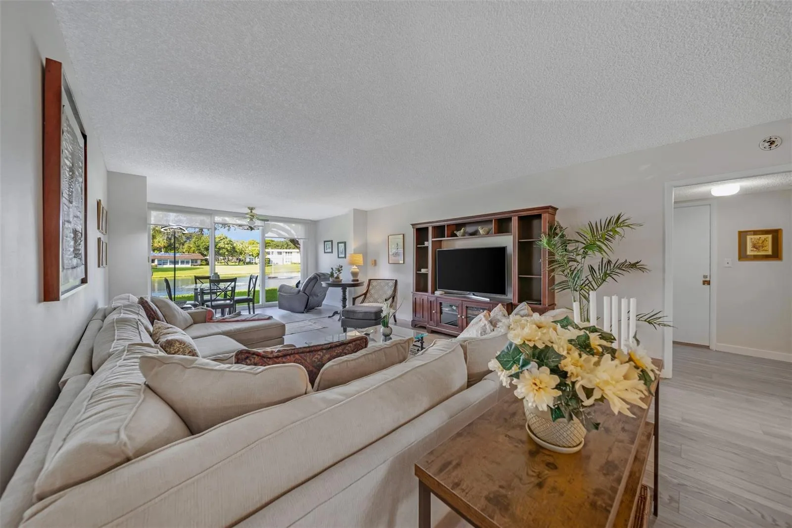 3611 OAKS CLUBHOUSE Drive # 104, Pompano Beach, FL 33069 photo 5