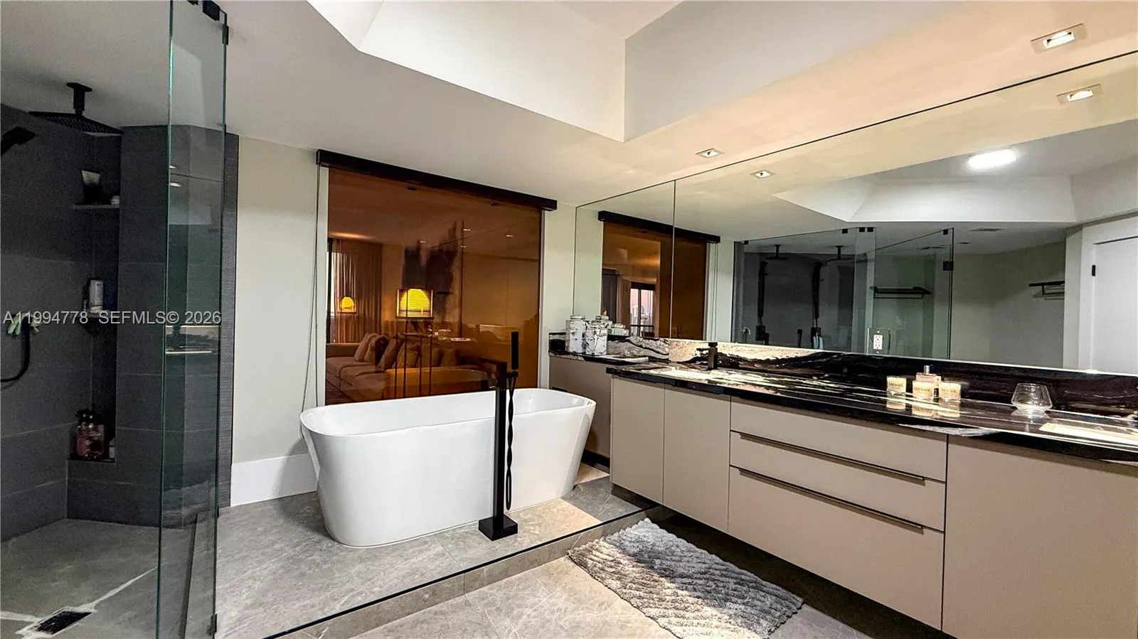 2000 Island Blvd # 2404, Aventura, FL 33160 photo 9