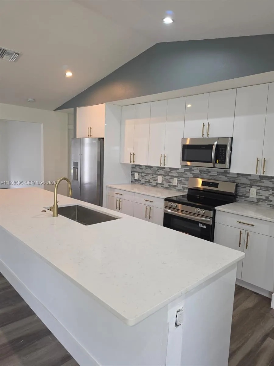 482 NW Marion Ave, Port St. Lucie, FL 34983 — zdjęcie 5