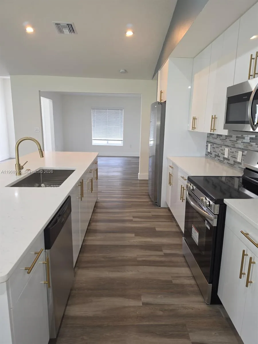 482 NW Marion Ave, Port St. Lucie, FL 34983 photo 6