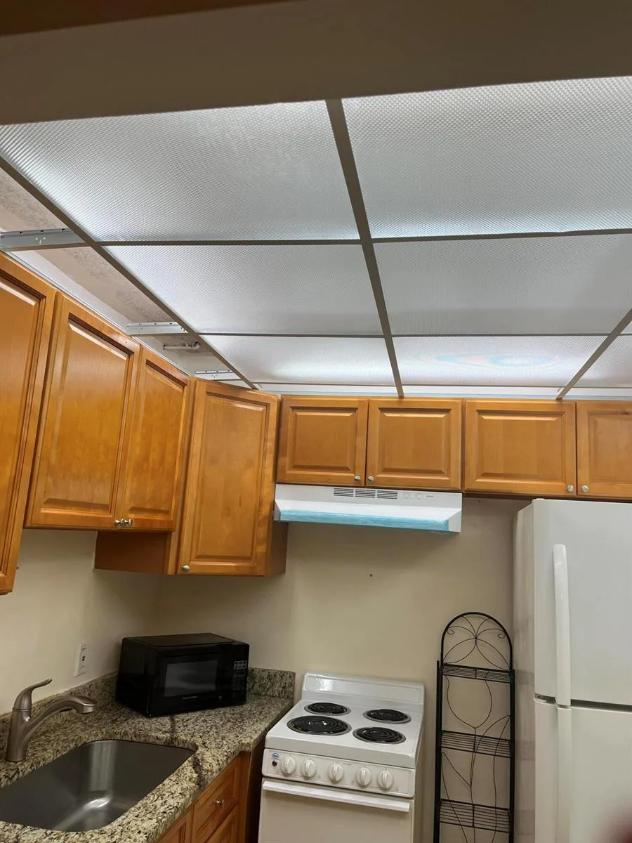 50 Dorchester C, West Palm Beach, FL 33417 photo 2