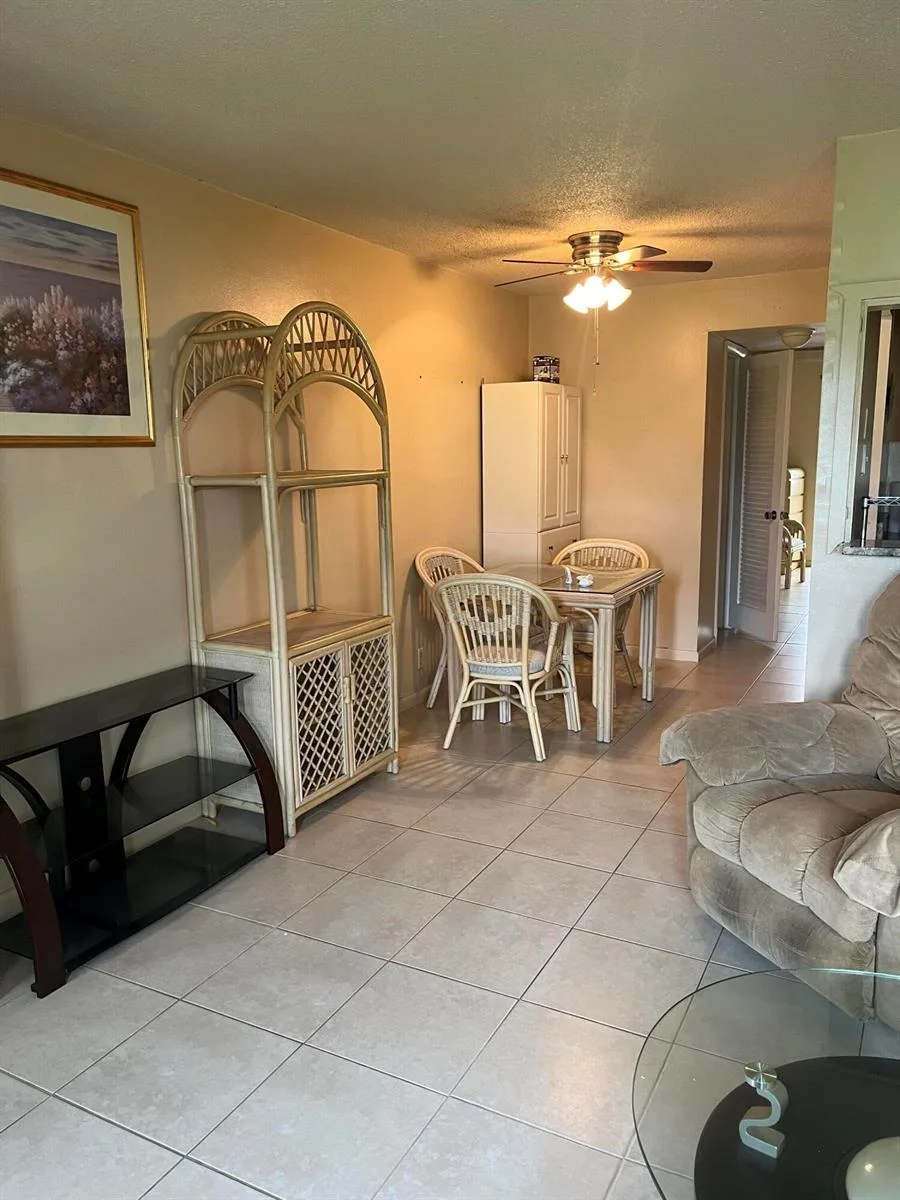 50 Dorchester C, West Palm Beach, FL 33417 photo 3
