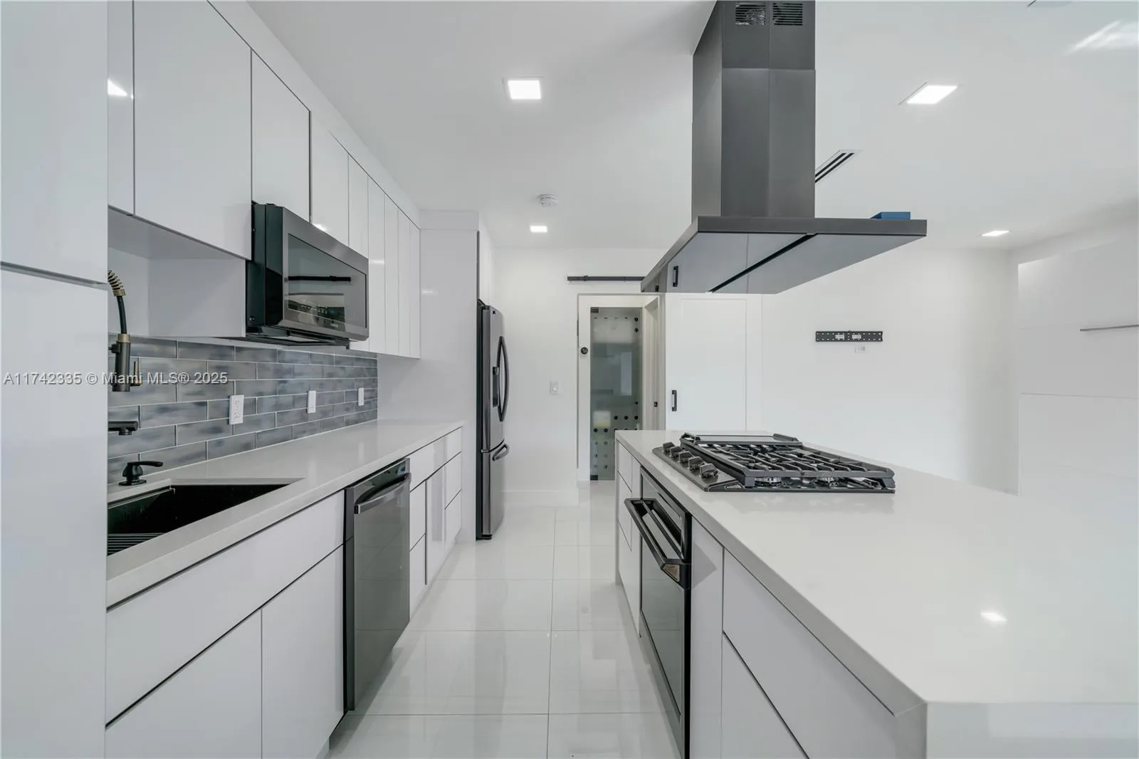 2700 NE 135th St # 32, North Miami, FL 33181 photo 8