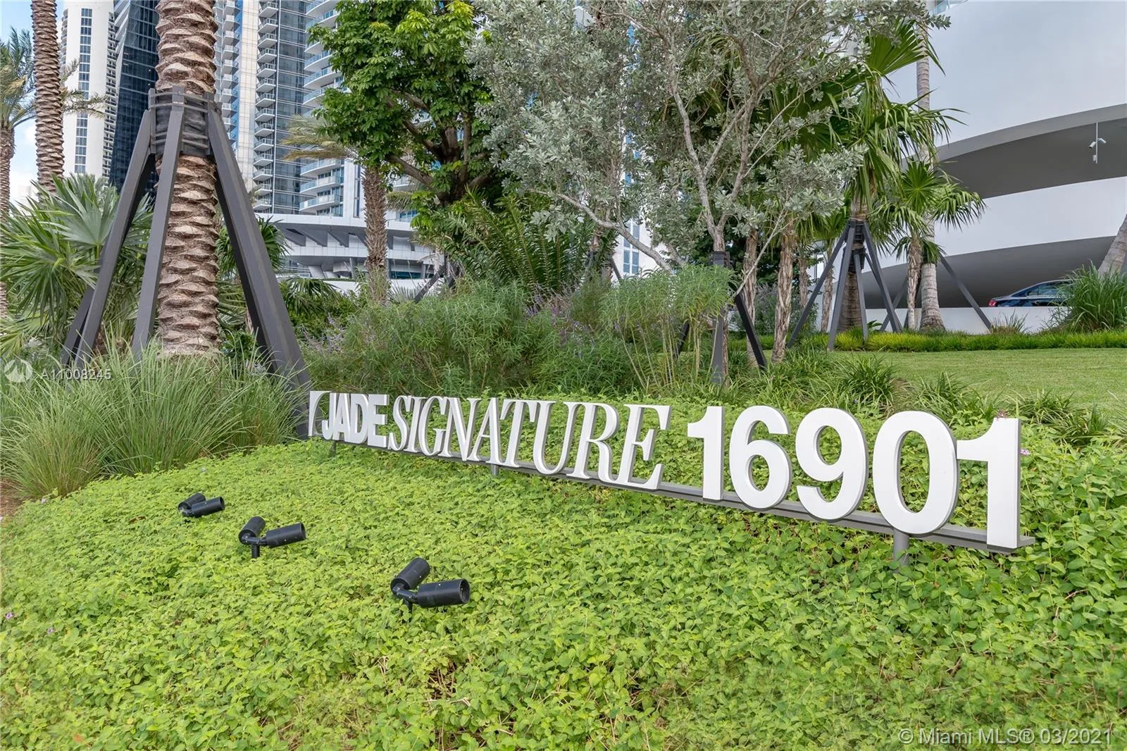 Jade Signature Unit 905 at 16901 Collins Ave # 905, Sunny Isles Beach, FL 33160 — photo 1