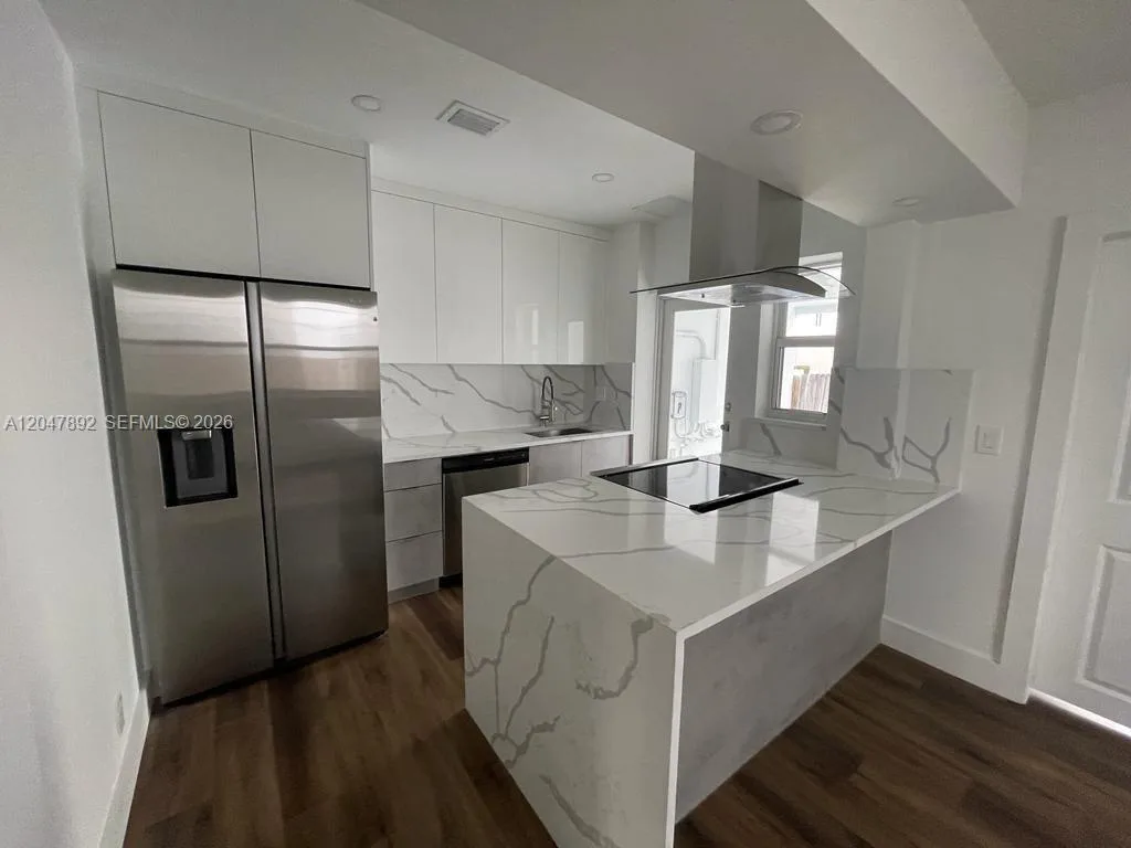 757 85th St, Miami Beach, FL 33141 photo 4