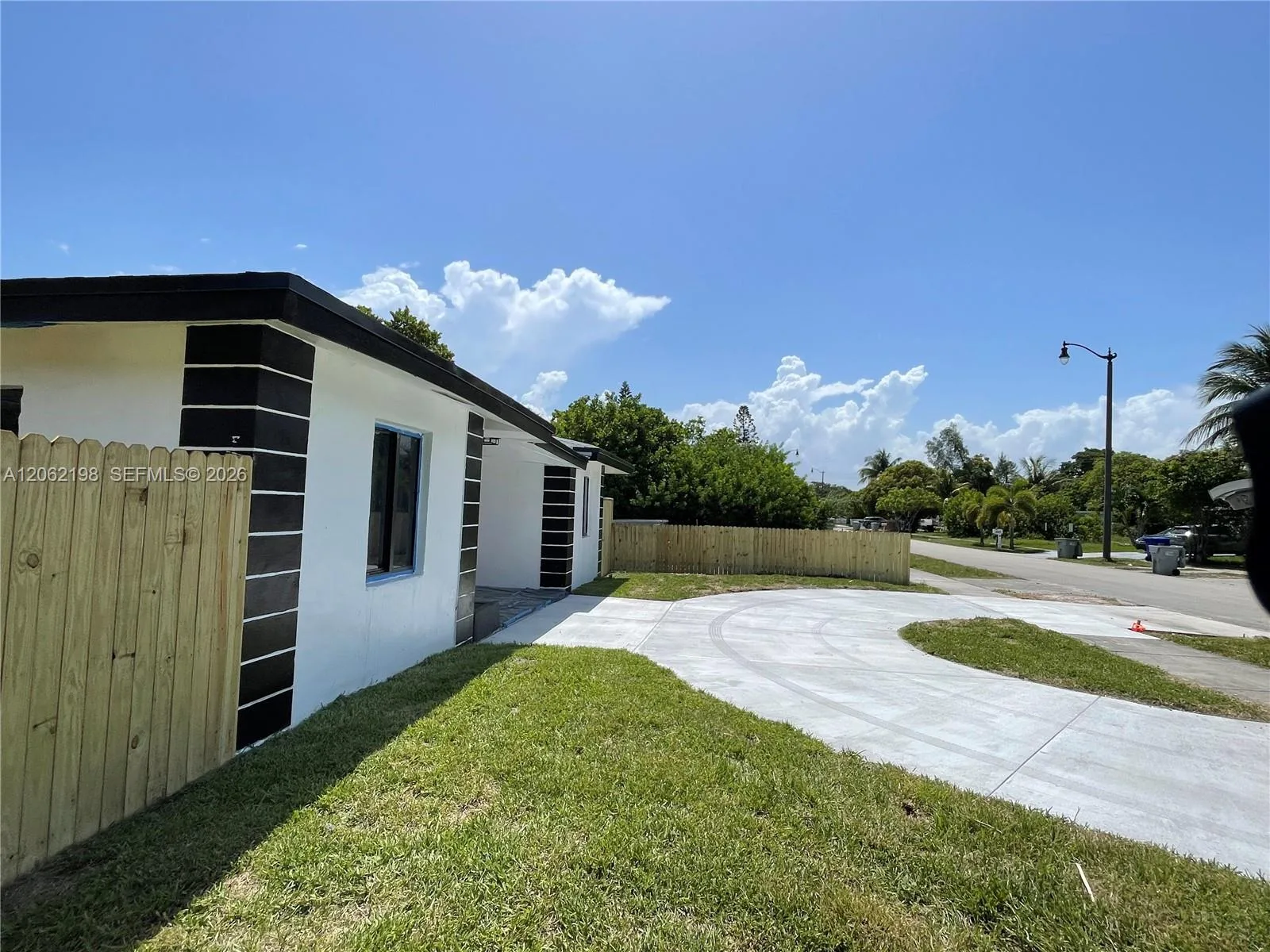 2514 NW 4th St, Pompano Beach, FL 33069 photo 4