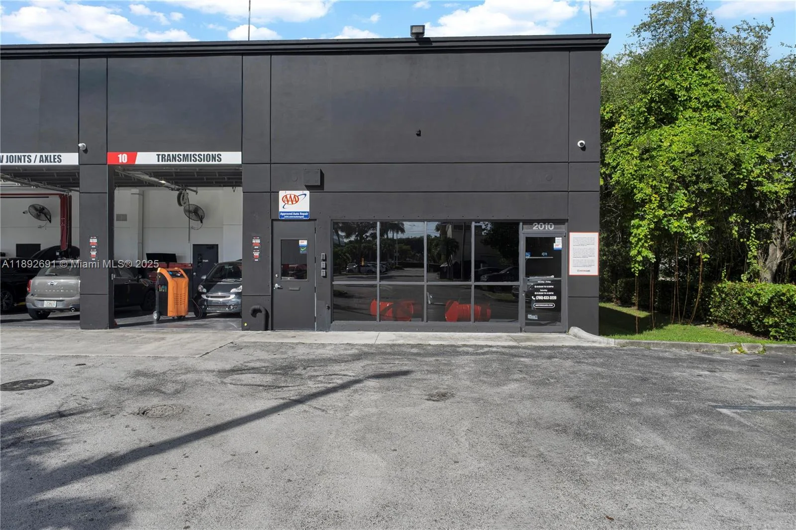 Established Service & Repair Car Shop, Sweetwater, FL . photo 3