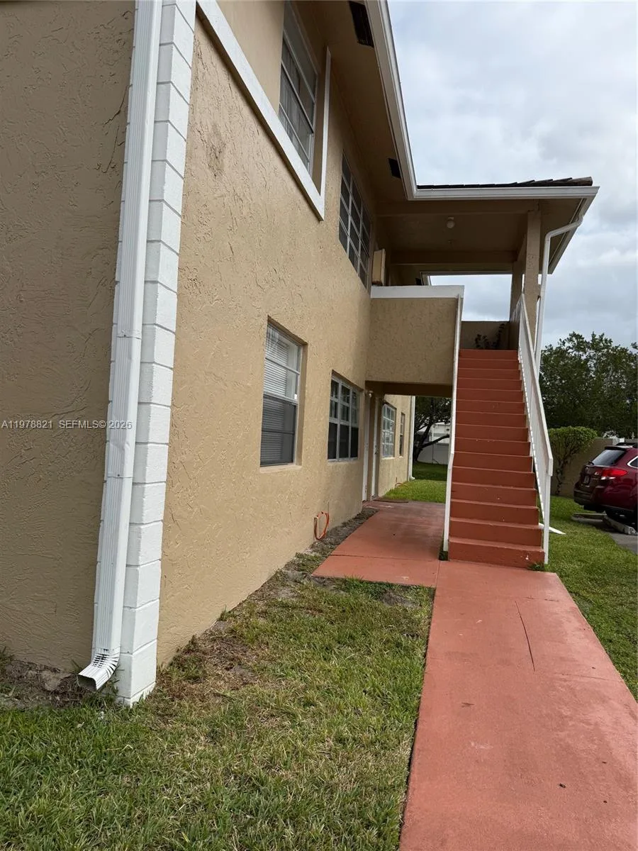 1001 Twin lakes Dr. # 29-D, Coral Springs, FL 33071 photo 2