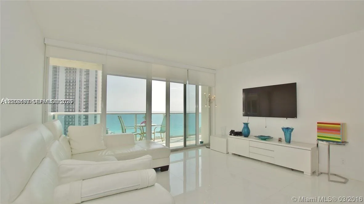 100 Bayview Dr # 1811, Sunny Isles Beach, FL 33160 photo 3