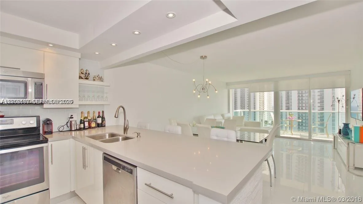 100 Bayview Dr # 1811, Sunny Isles Beach, FL 33160 photo 5