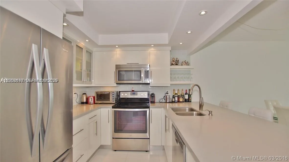 100 Bayview Dr # 1811, Sunny Isles Beach, FL 33160 photo 6