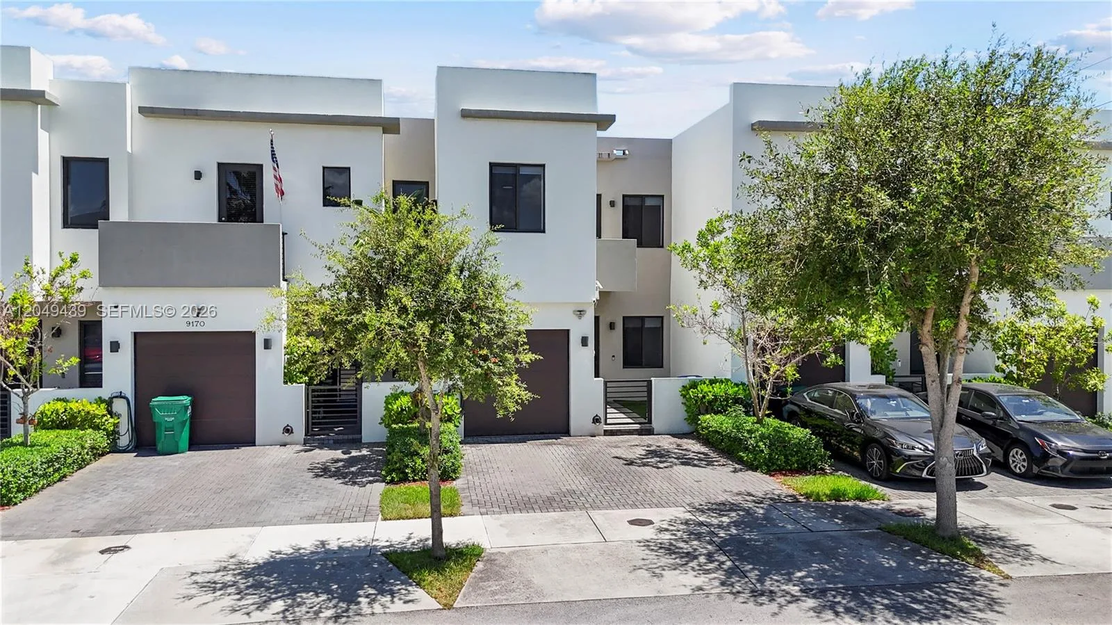 9174 SW 5th Ln, Miami, FL 33174 photo 2