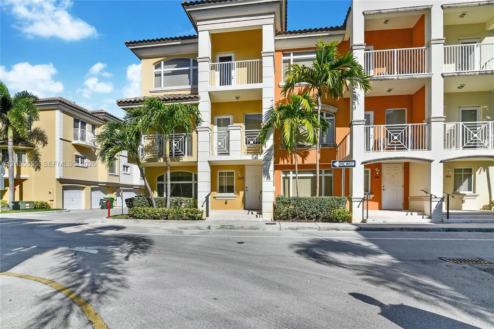 2707 NE 184th Ter, Aventura, FL 33160