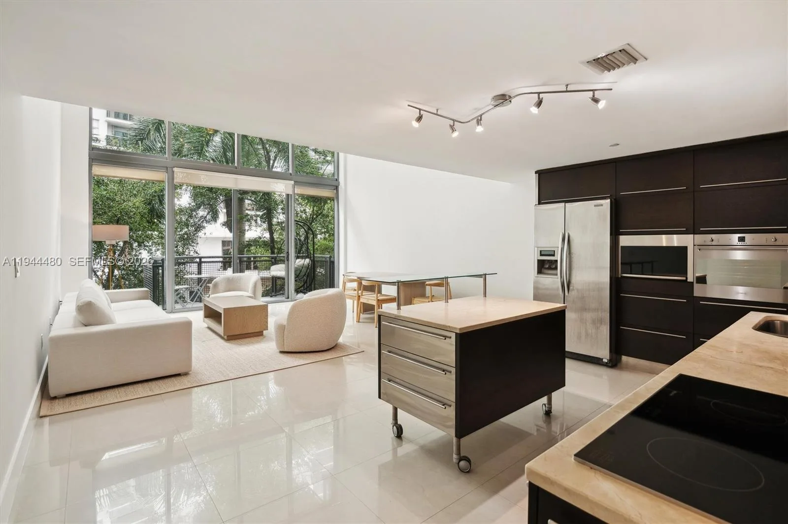 6000 Collins Ave # 307, Miami Beach, FL 33140 photo 2
