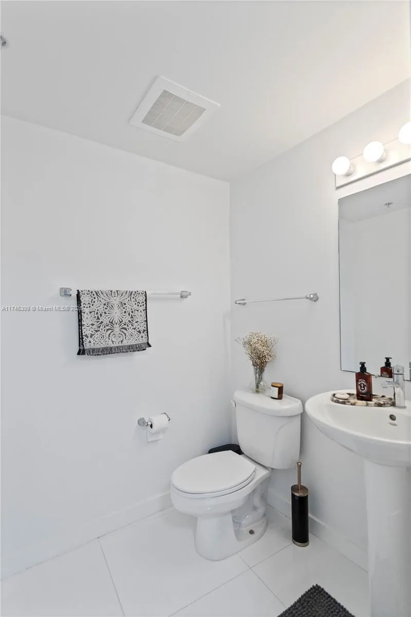 601 NE 36th St # 3011, Miami, FL 33137 photo 10