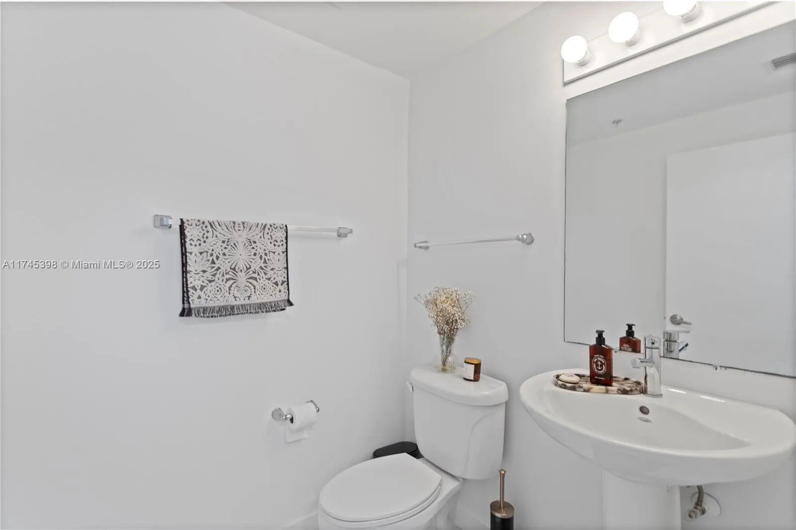 601 NE 36th St # 3011, Miami, FL 33137 photo 11