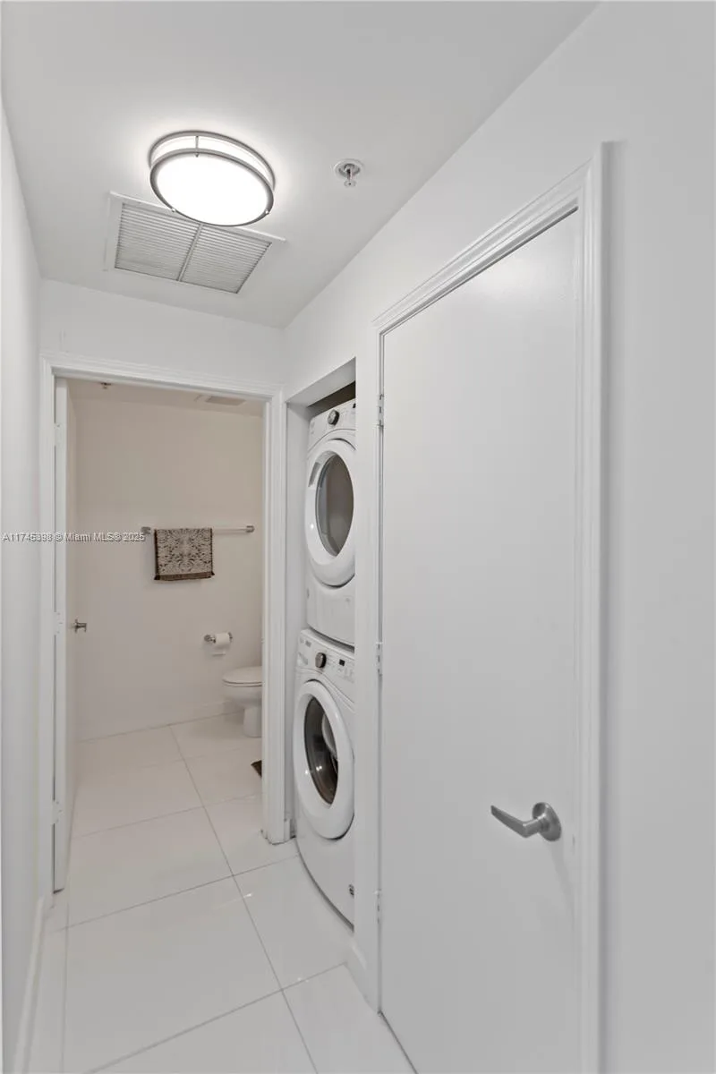 601 NE 36th St # 3011, Miami, FL 33137 photo 8