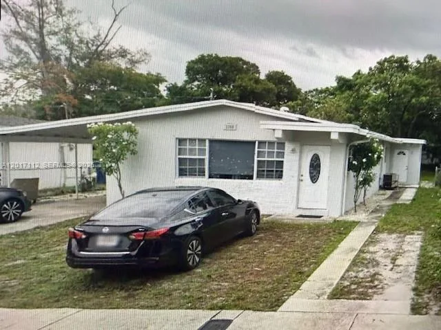 2300 NW 20 St, Fort Lauderdale, FL 33311