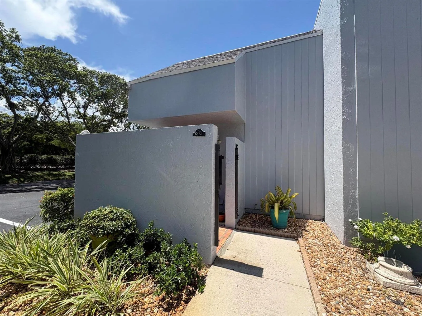 25 DEER CREEK Road # C101, Deerfield Beach, FL 33442