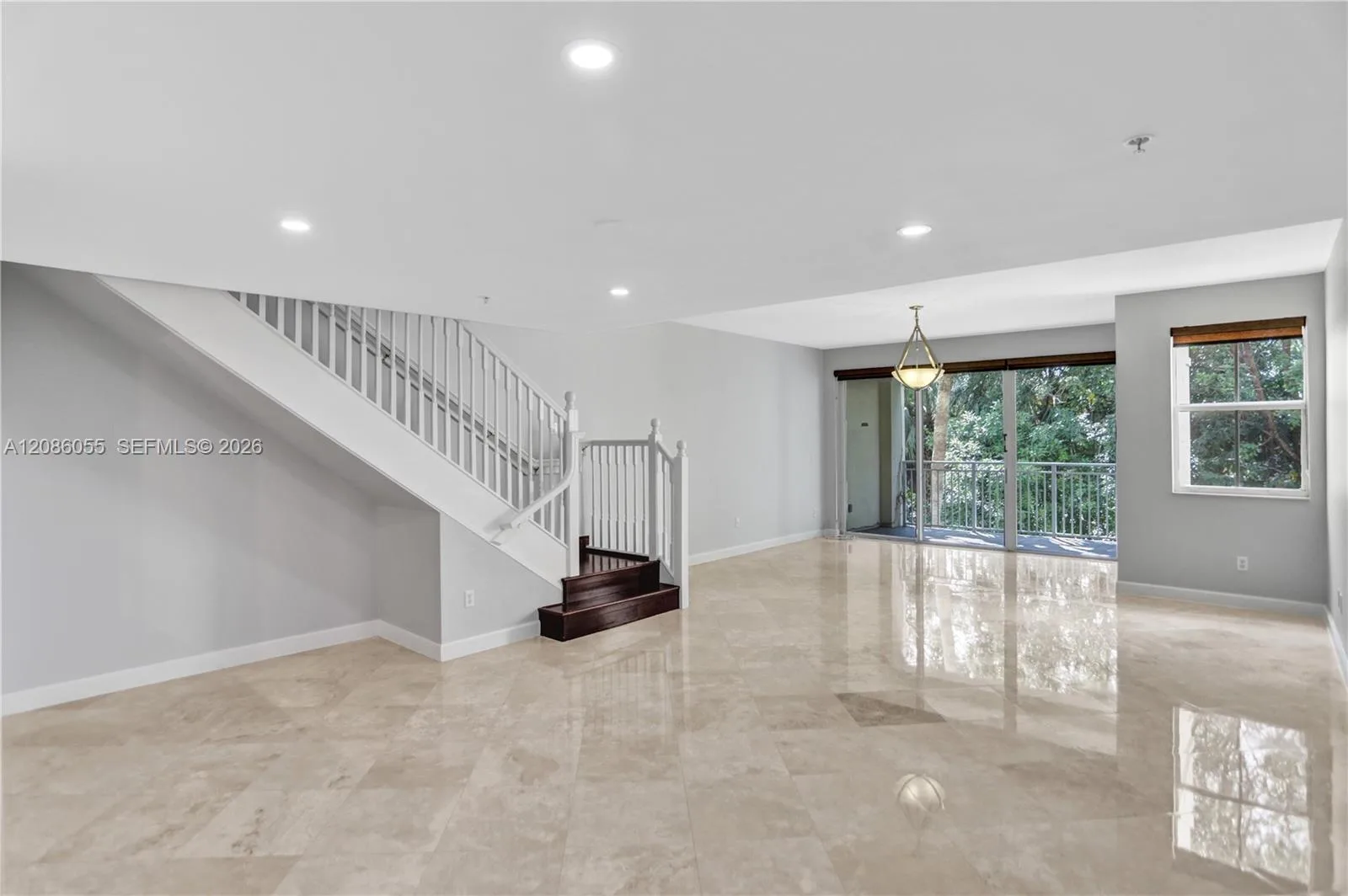7564 SW 102nd St # 211, Pinecrest, FL 33156