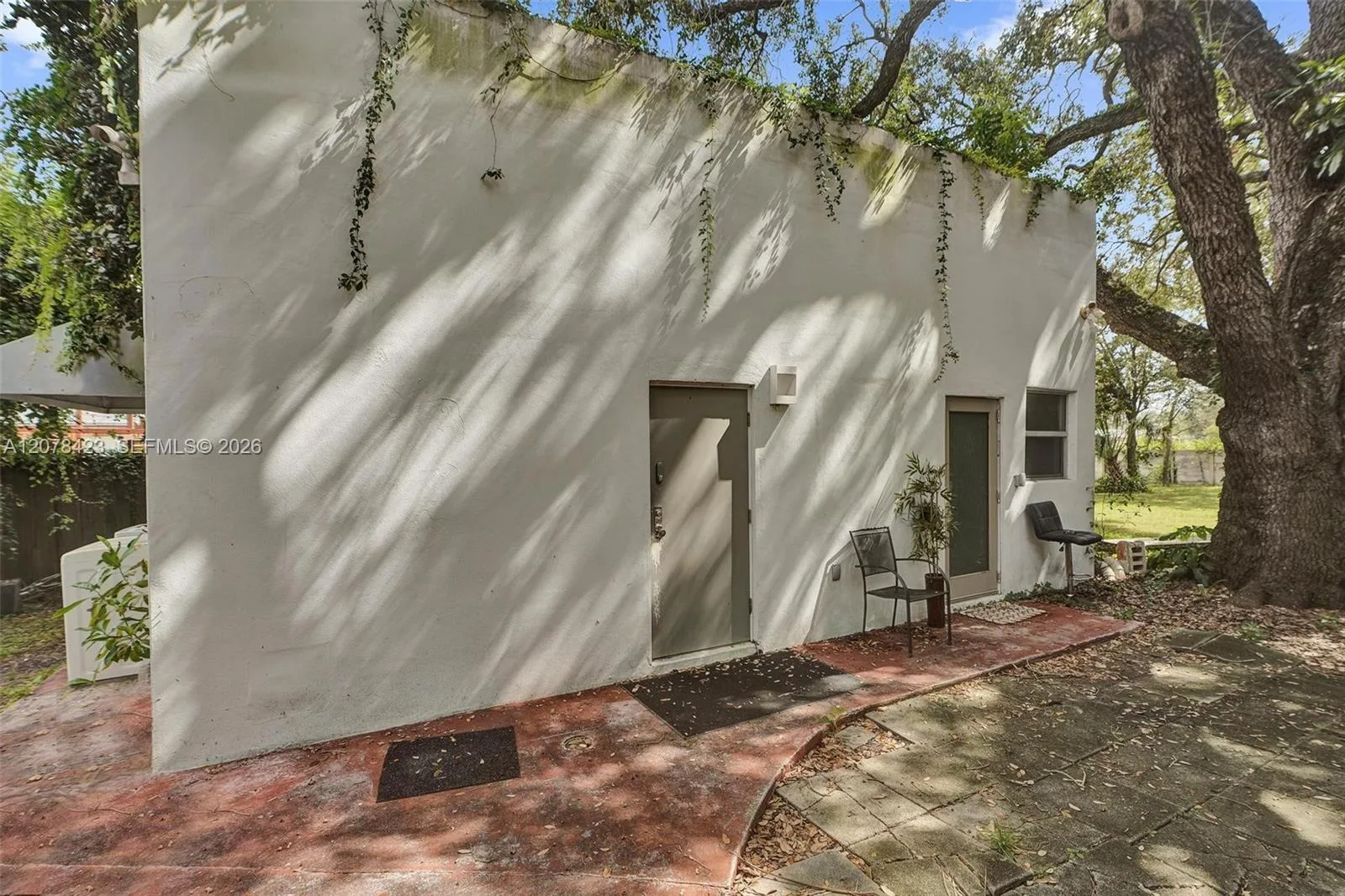 937 NE 171st St, Miami, FL 33162 photo 2