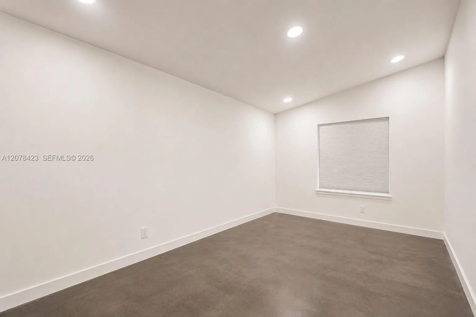 937 NE 171st St, Miami, FL 33162 photo 4