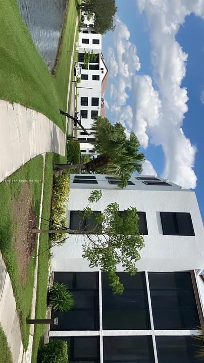 212 Lake Pointe Dr # 307, Oakland Park, FL 33309 photo 11
