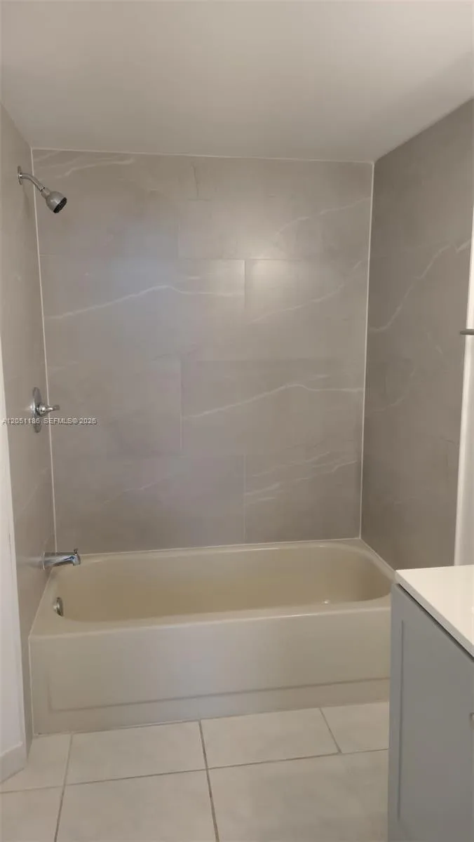 212 Lake Pointe Dr # 307, Oakland Park, FL 33309 photo 6